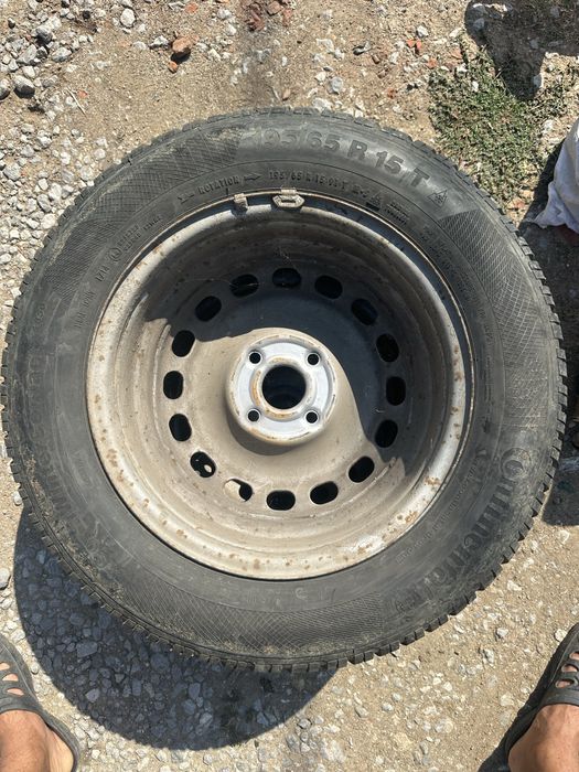 Продавам 4бр. Джанти с зимни Гуми с Continental 195/65 R15