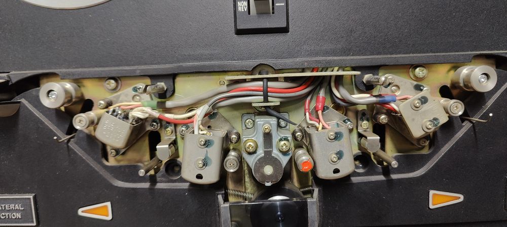 Sony TC-580 estetic impecabil,(necesită service)+bandă demo+capac praf