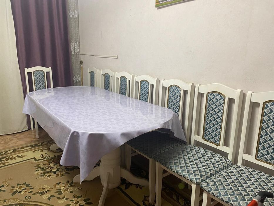 Продам стол стульями
