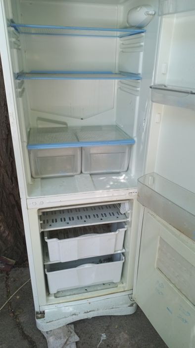 Холодильники двукамерные