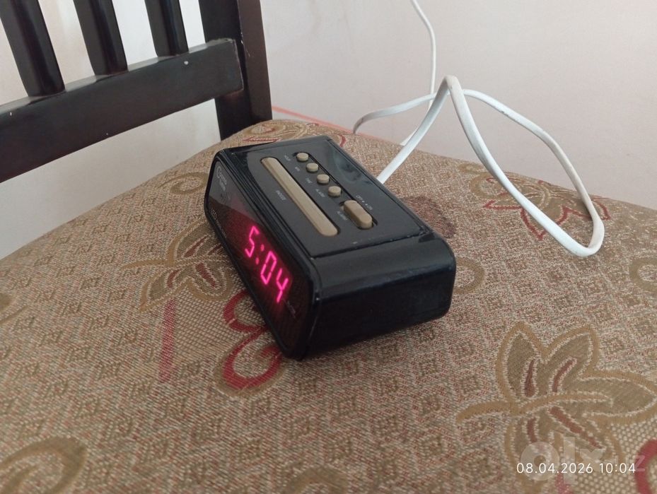 Часы будильник VITEK