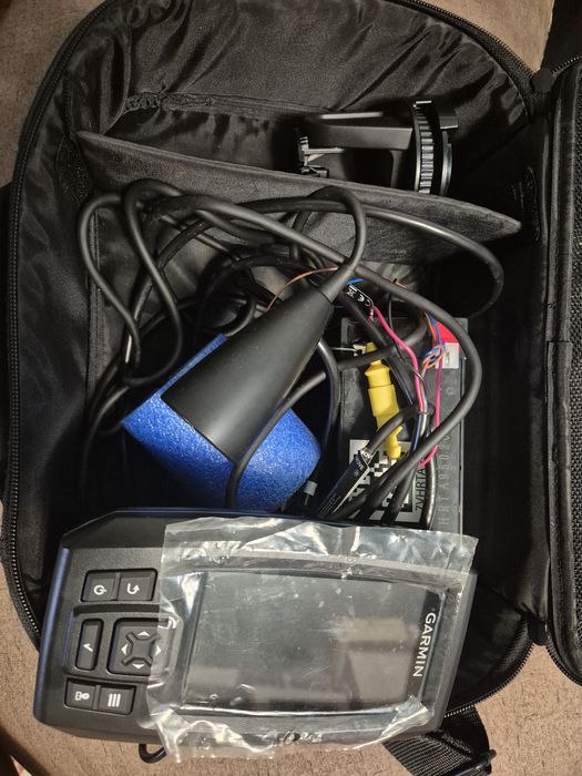 Garmin striker vivid 4xc + transducer