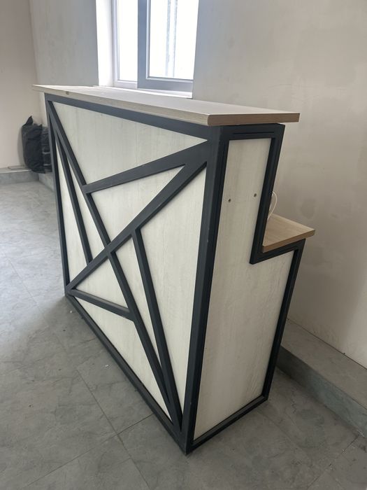 Киім дүкеніне арналған Ресепнш сатылады