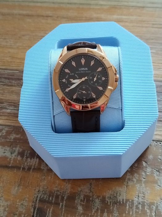 Дамски часовник LORUS