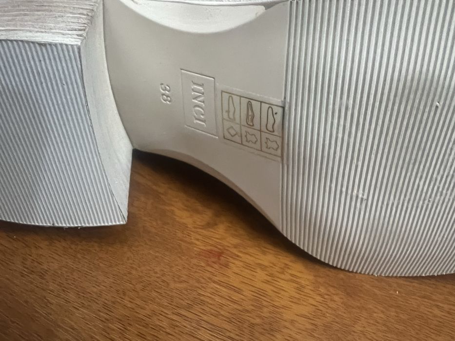 Полусапожки, казаки продам