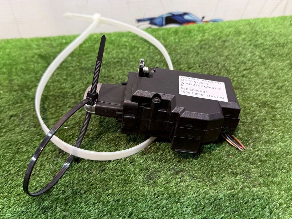 CONTACT CU CHEIE AUDI A4 AVANT 2.0 DIESEL 2009 COD OEM 8K0909131 8K0909131C 2009-2016