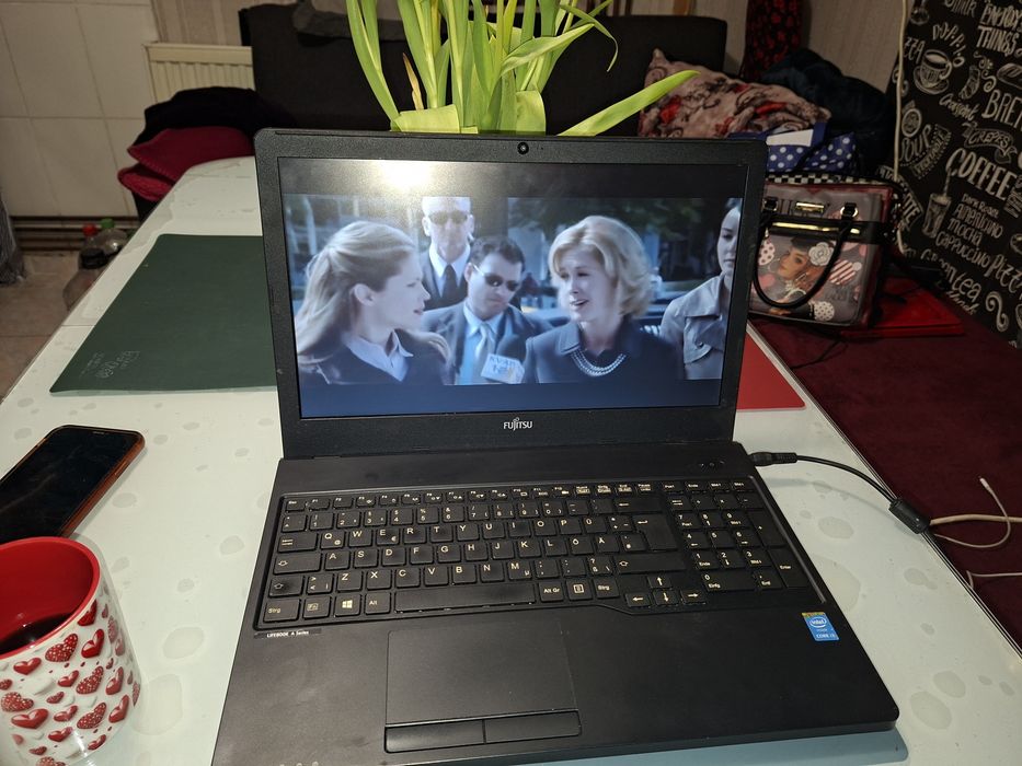 Fujitsu A555, SSD 250gb, 12 gb ram, Intel i3, Bluetooth, Windows 11