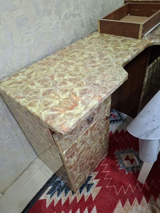 Туалетный столик/тумба