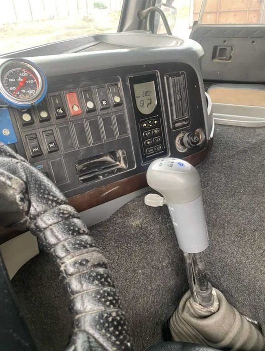 Самосвал Howo 8х4