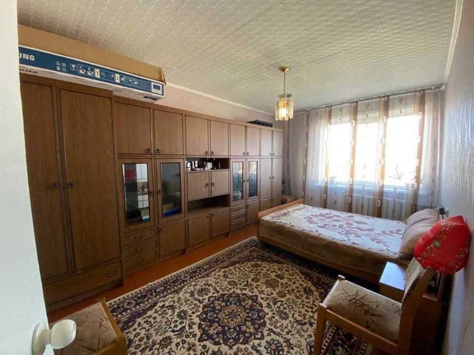 Продам 3-х комнатную квартиру. Бородина 142