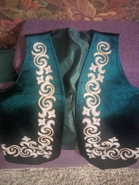 Продам новую жилетку