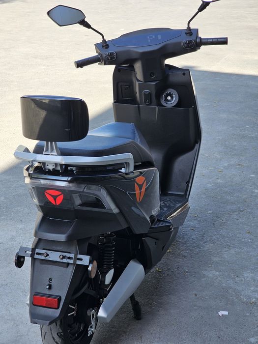 Yadea T5 qora kafolatlangan