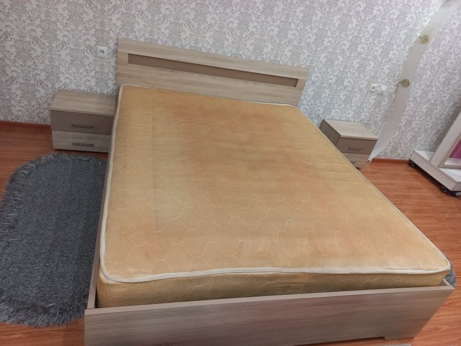 Продаётся спальный гарнитур