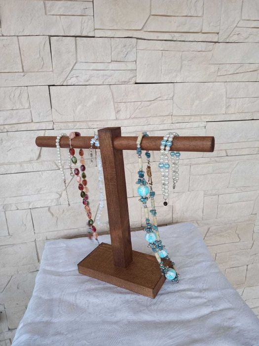 Поставка - стойка за бижута