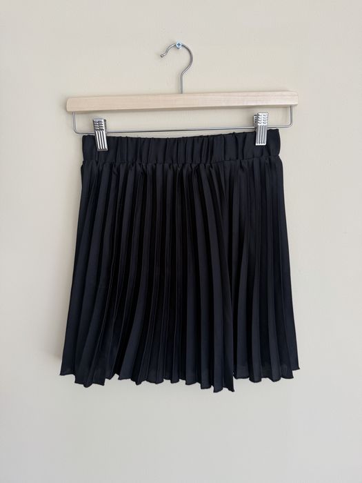 Плиссированная черная юбка Zara