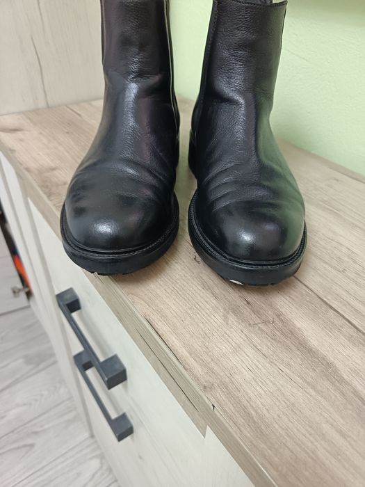 Vind ghete calvin Klein nr 43 folosite de cite a ori