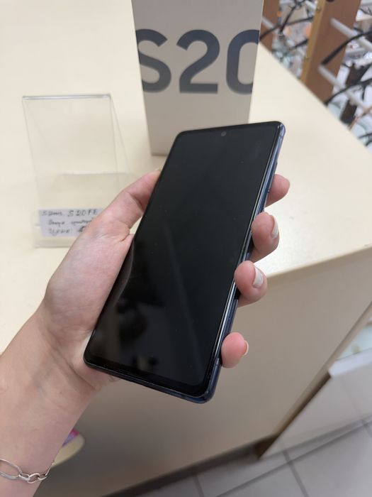 Телефон - Samsung S20FE