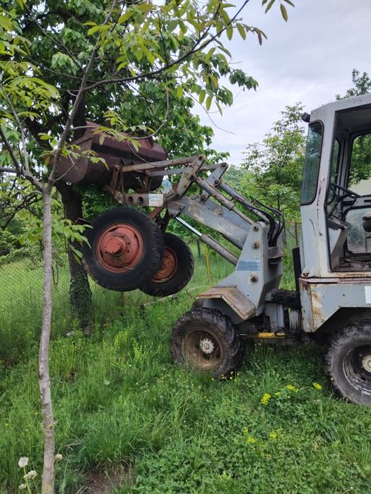 Buldoexcavator articulat