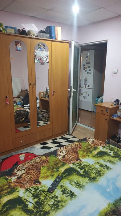 Vând ap. 2 cam Mioveni,etajul 2 zona Piață