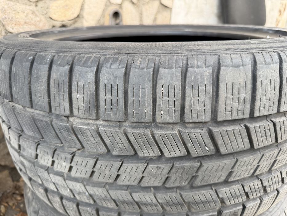 3 броя Pirelli Scorpion 275/40/20 + 1брой Continntal 275/40/20