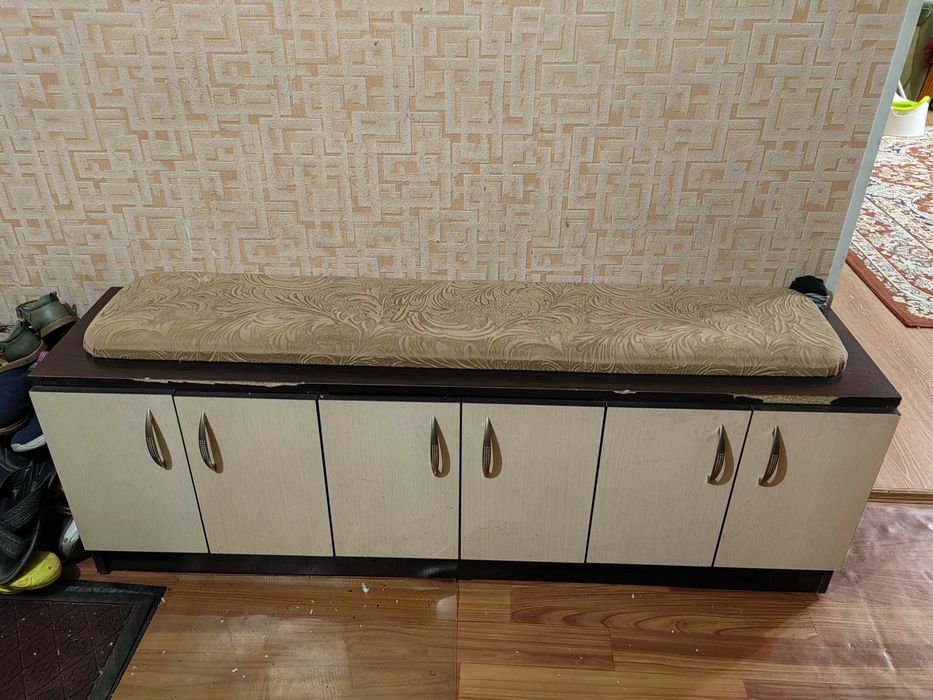 Продам шкаф в прихожую