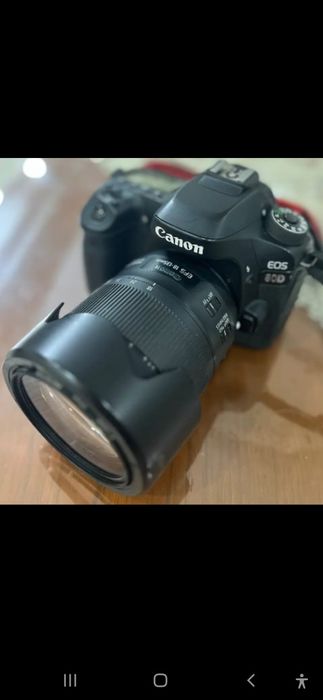 Продается Canon EOS 80D Kit 18-135mm + LED + Сумка