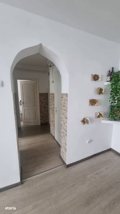 Apartament 3 Camere Semidecomandat Podu Ros Pasapoarte