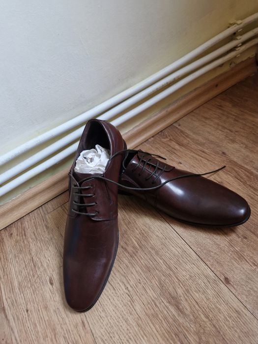 Vind pantofi bărbați