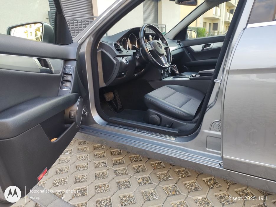 Vând Mercedes Benz C class 180