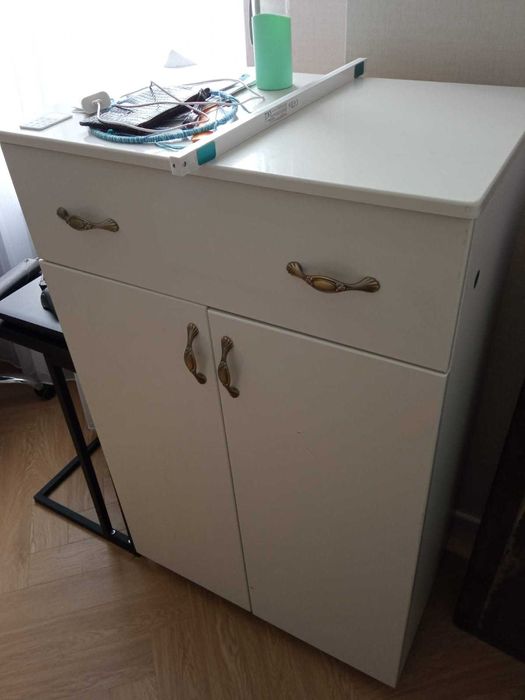 Комод белый интерьерный