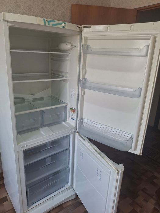 Продам б/у холодильник