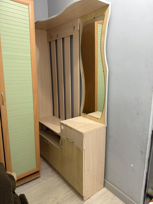 Прихожака шкаф б/у