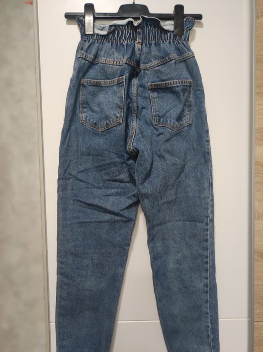 Дамски дънки на символични цени