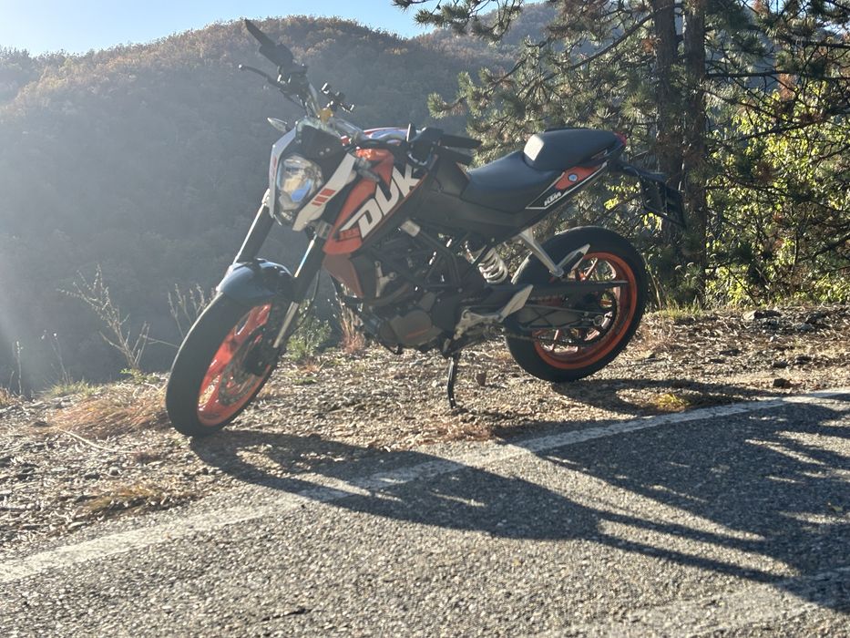 KTM Duke 125 – agilă, stabilă și gata de drum!