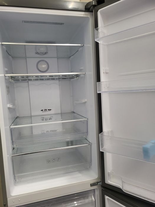 Холодильник с морозильником