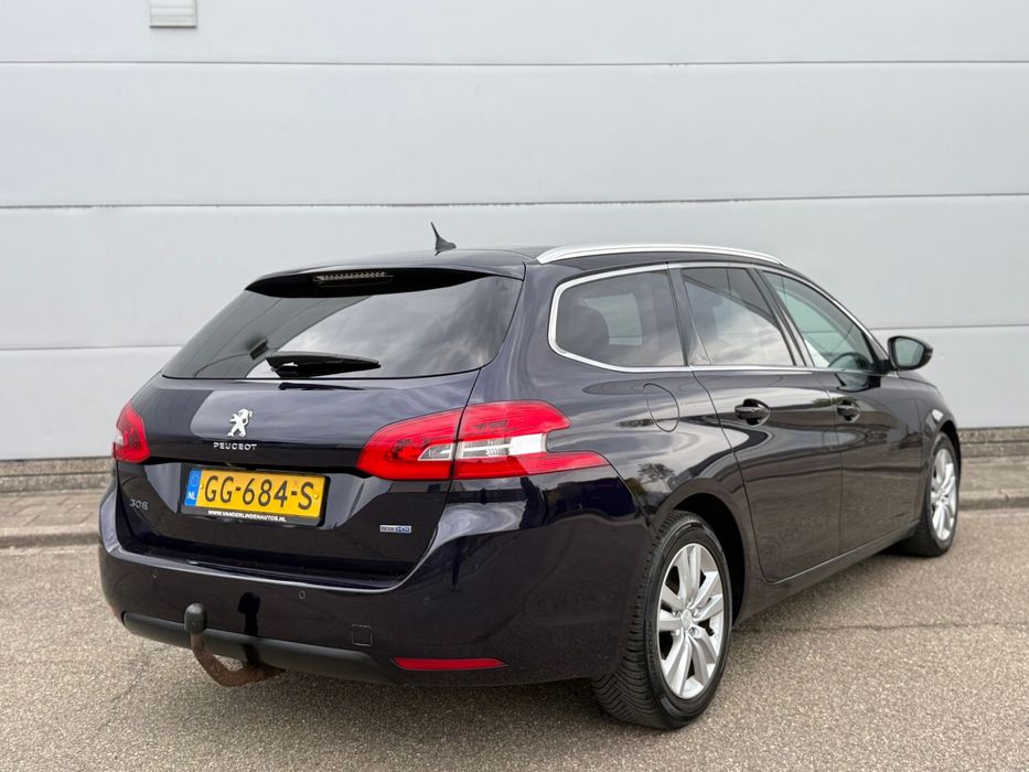 Peugeot 308 /An 2015/1.6 BlueHDI/Panoramic/Interior Exclusive/
