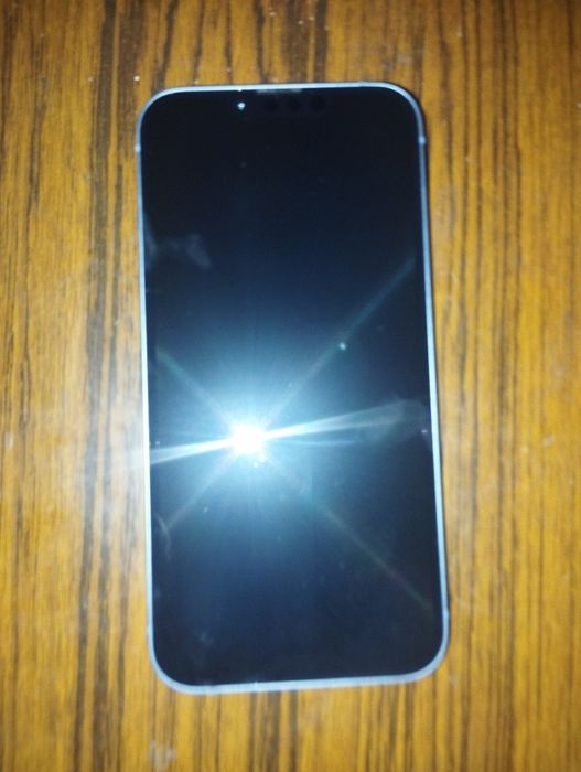 Продавам iPhone 14