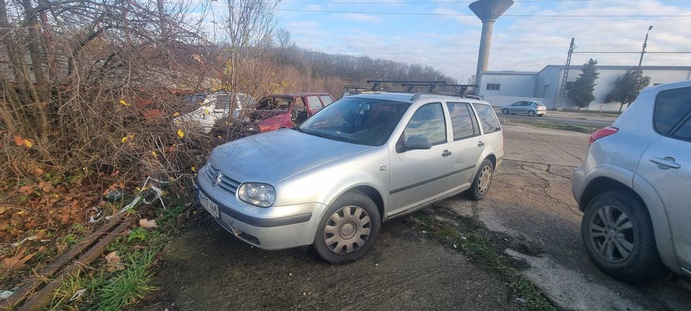 Vand golf 4 pentru dezmembrari