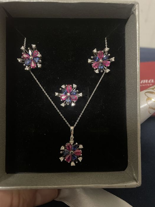 Диамантени бижута с бяло злато