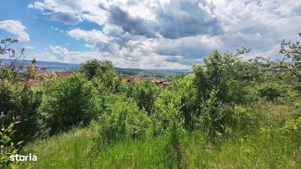 Teren intravilan de 2108 mp, cu casa, zona excelenta, Dambul Rotund