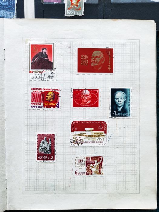 Продаю 2 альбома с марками