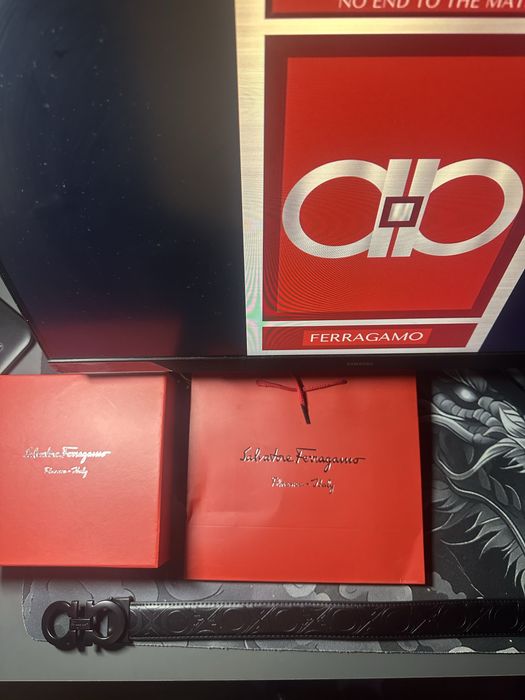 Curea ferragamo neagra