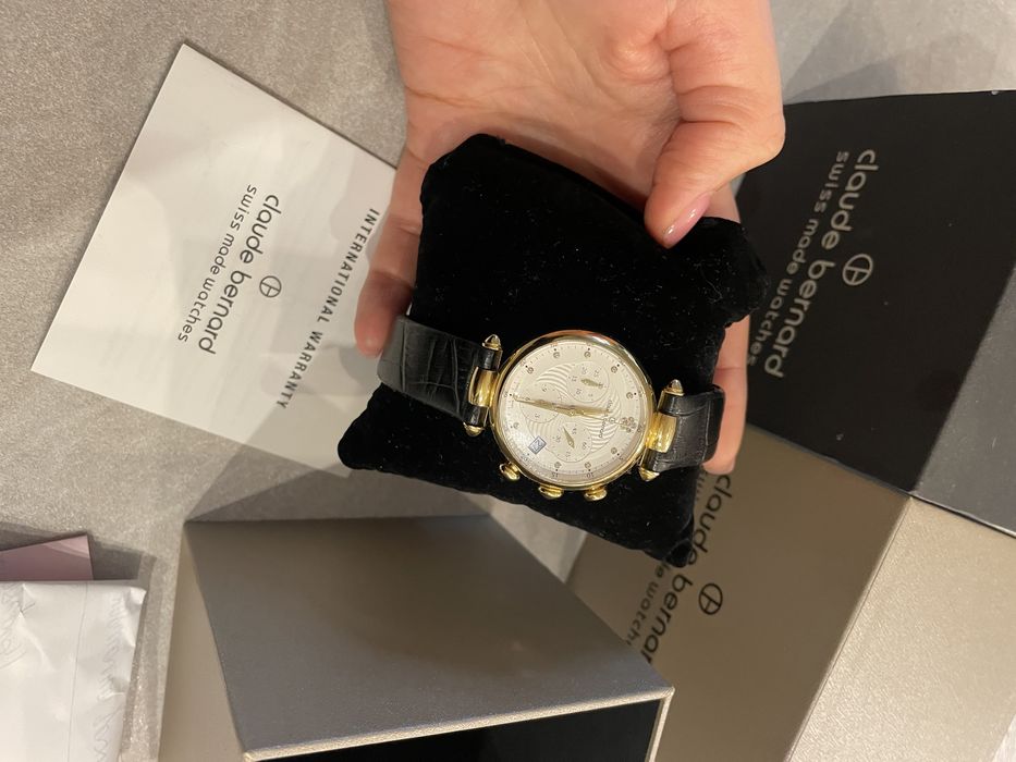 Оригинален дамски чаковник “Claude Bernard “