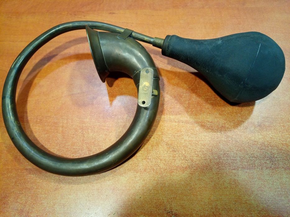 Промо цена СТАРА ТРОМБА BCI от Месинг за Ретро Автомобил или Файтон