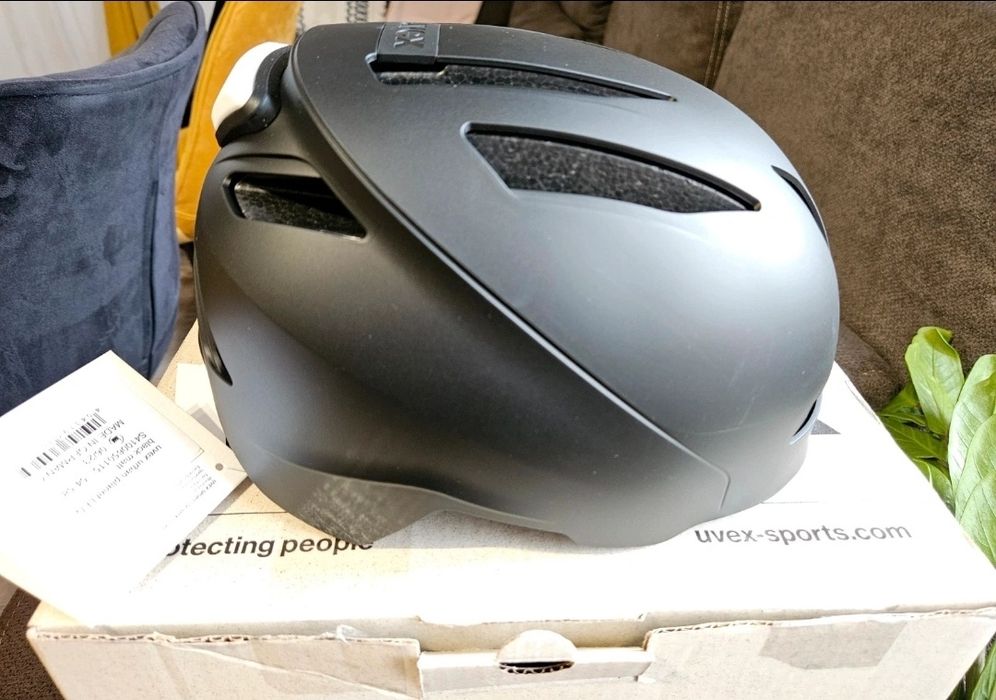 Vând casca led Uvex 56 cm mărimea S