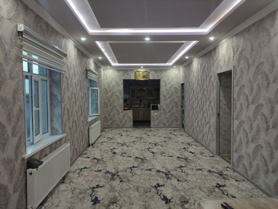 Xovli sotiladi. Koʻksaroy tutzorda