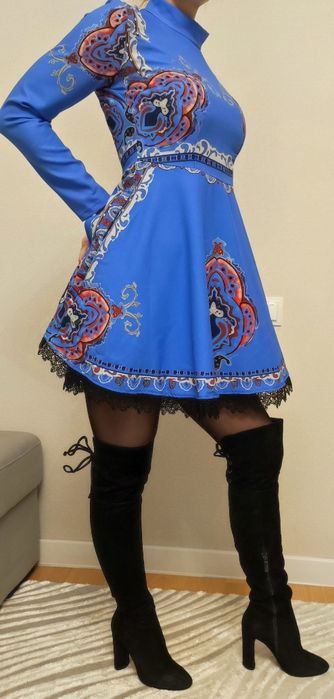 Женская одежда , Плать.