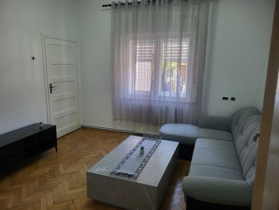 Închiriez casa 2 camere