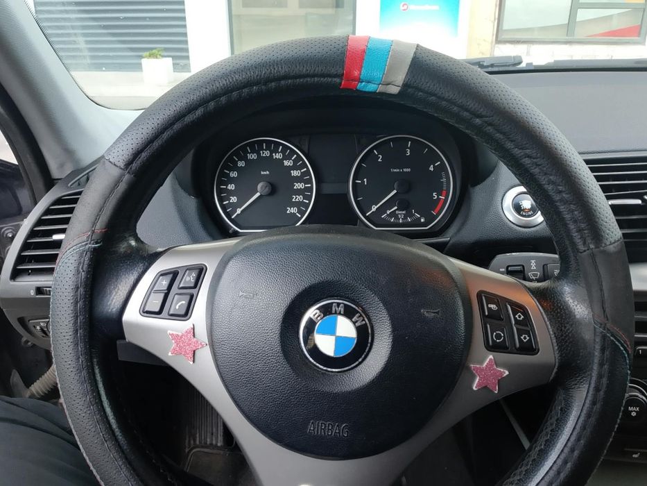 Bmw seria 1 manuala