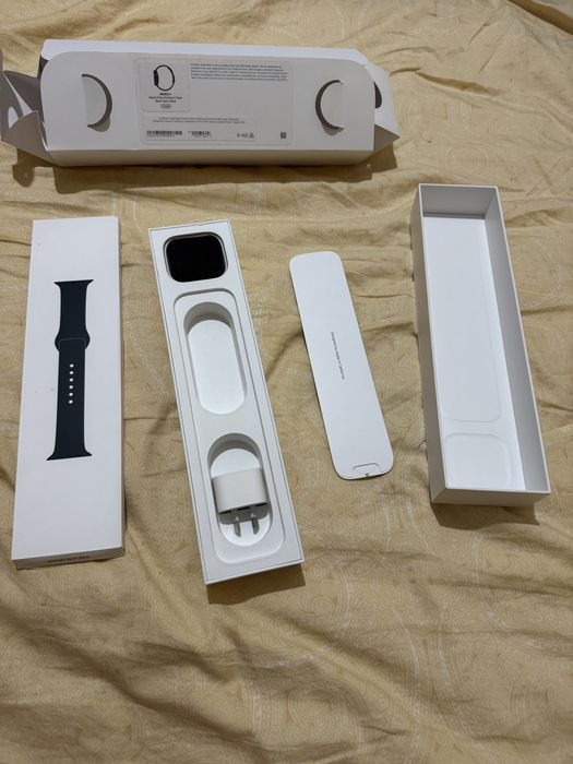 Продам apple watch 4 series  44mm